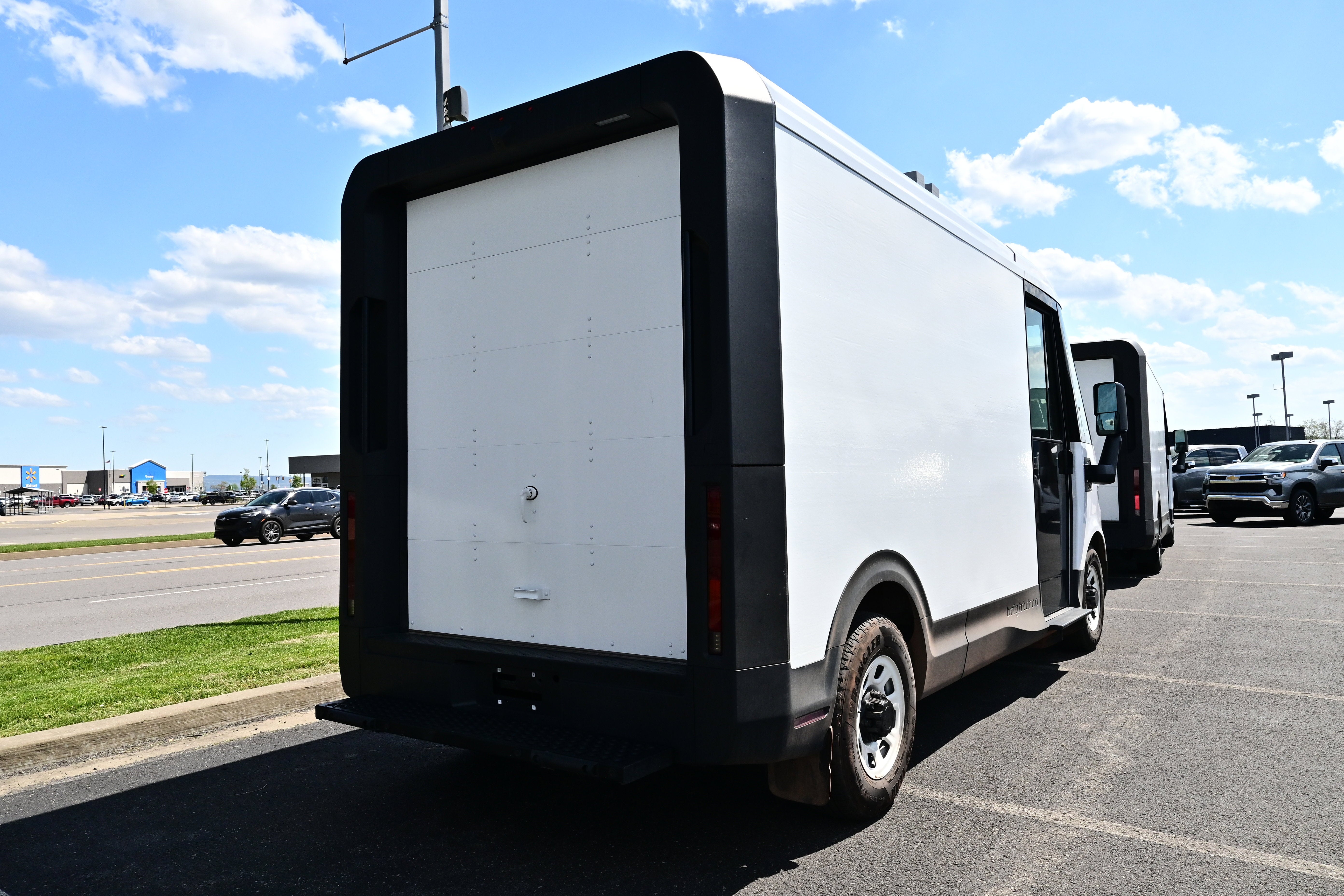 2024 BrightDrop Zevo 400 EJY