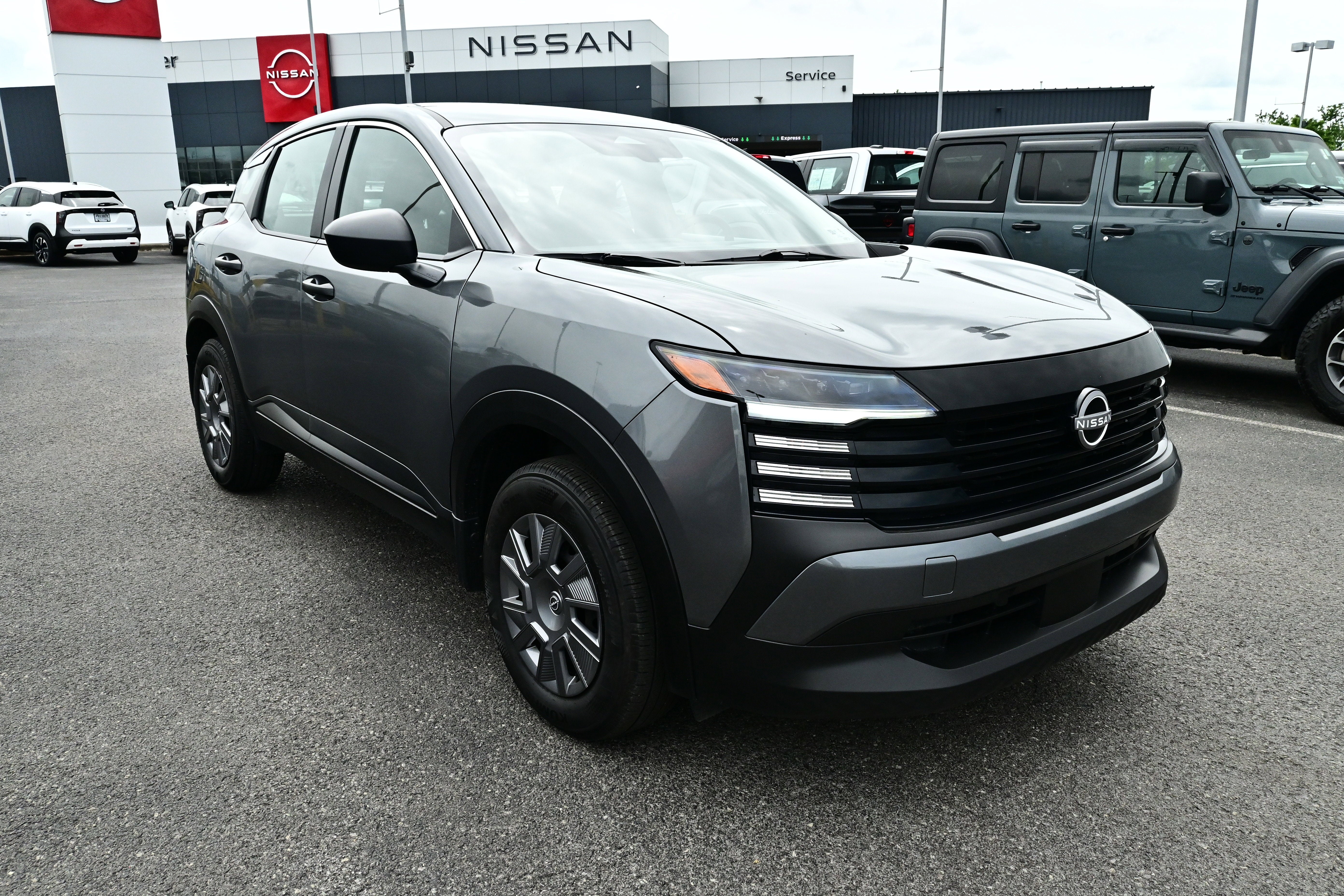 2025 Nissan Kicks S