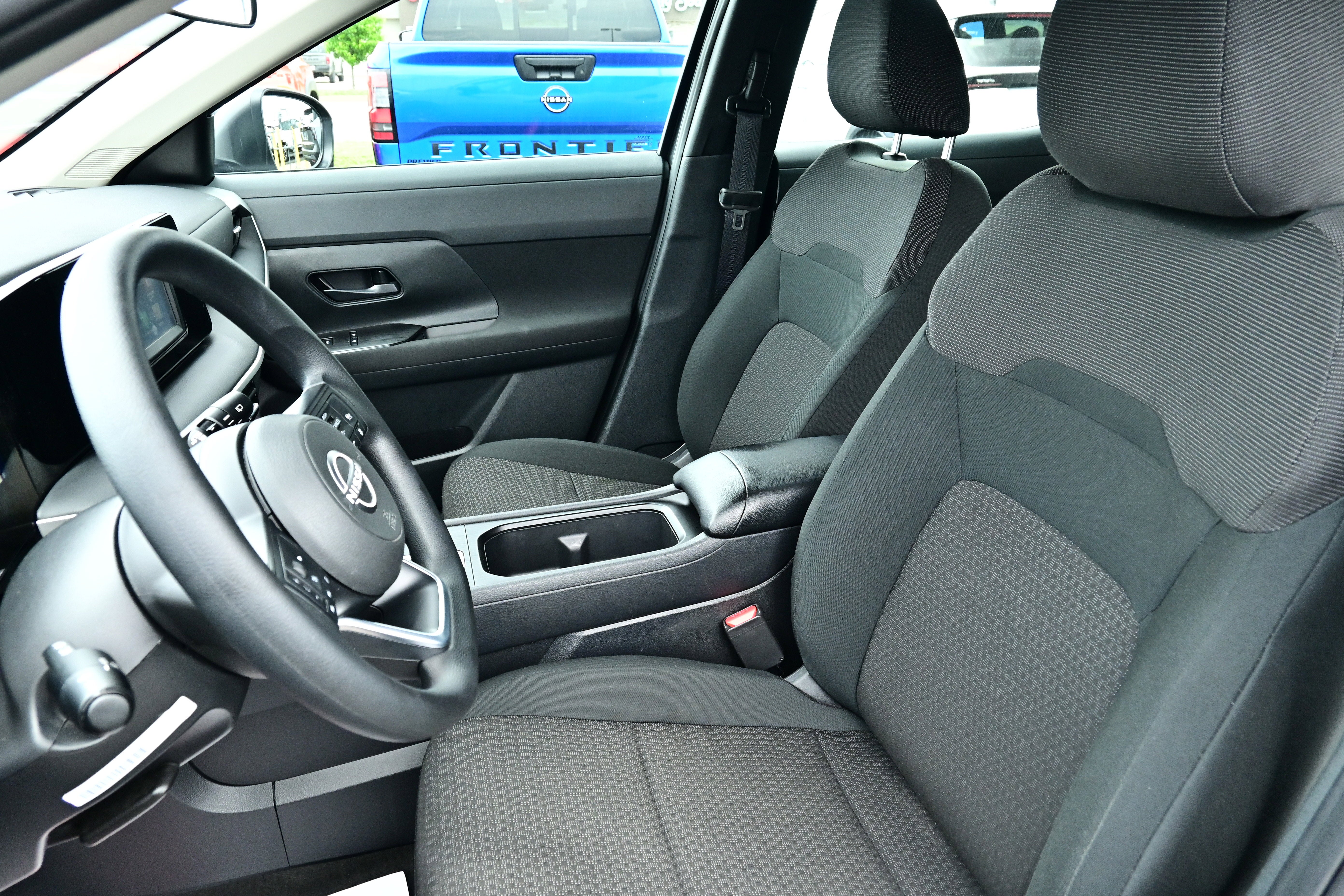 2025 Nissan Kicks S