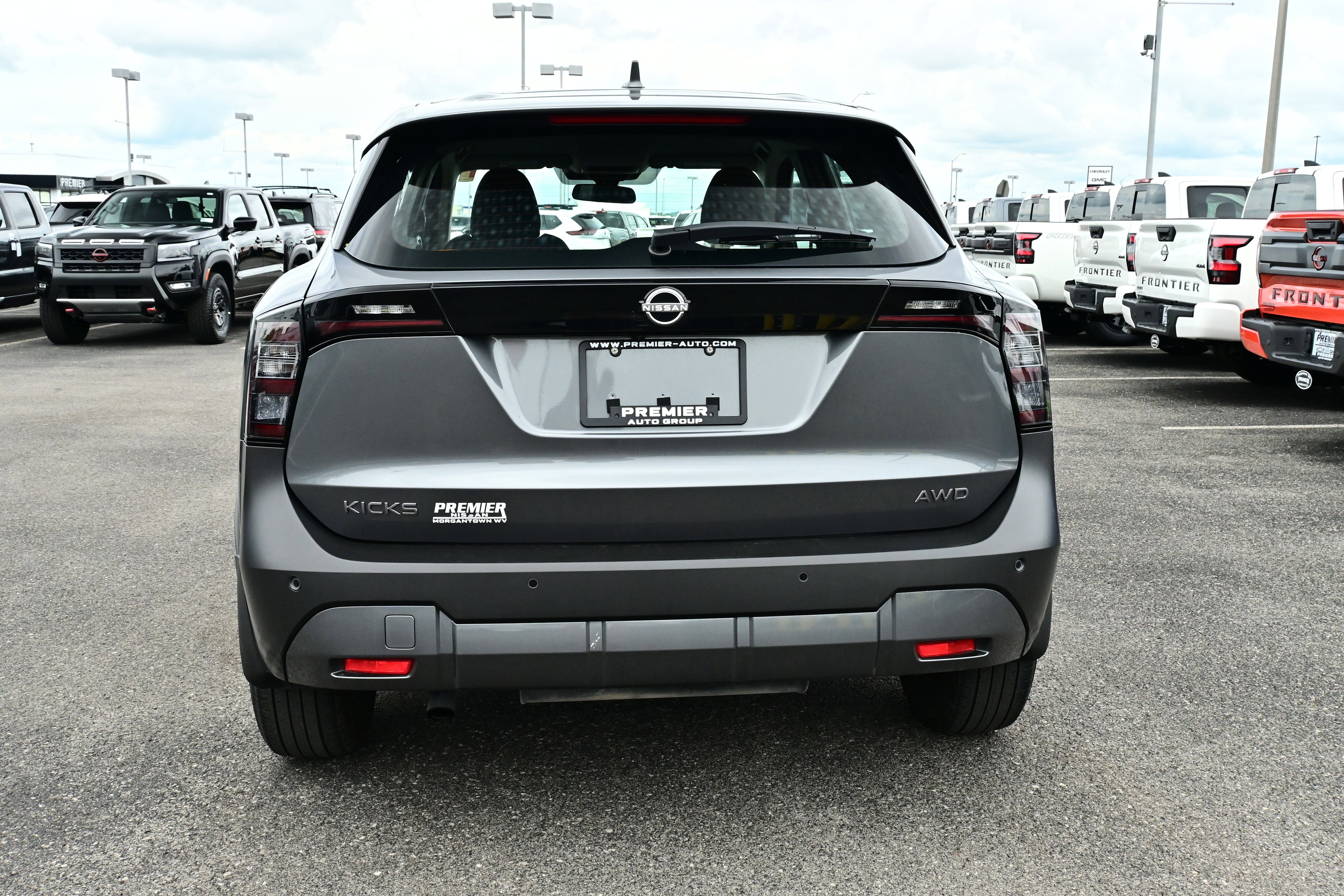 2025 Nissan Kicks S
