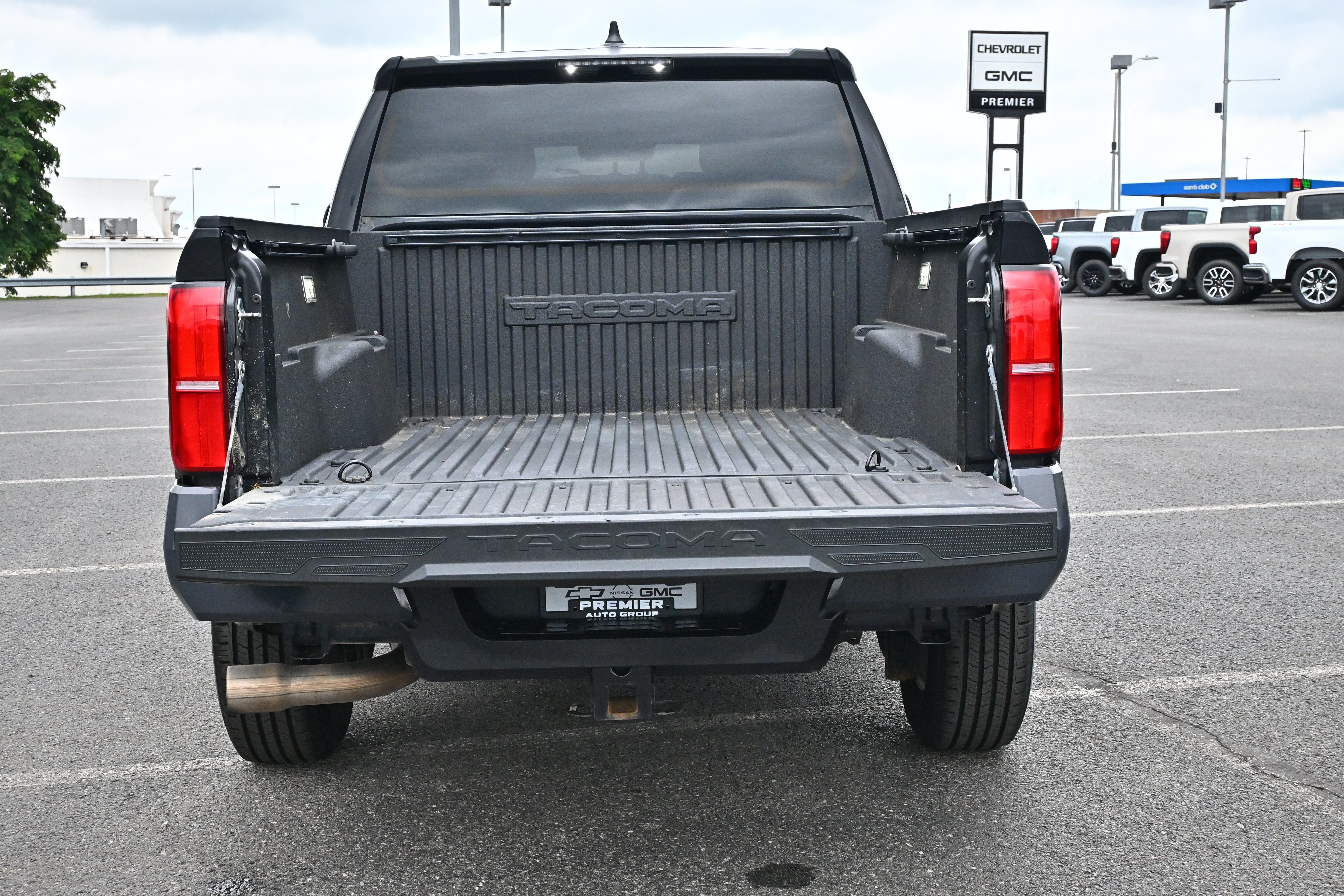2025 Toyota Tacoma 4WD SR