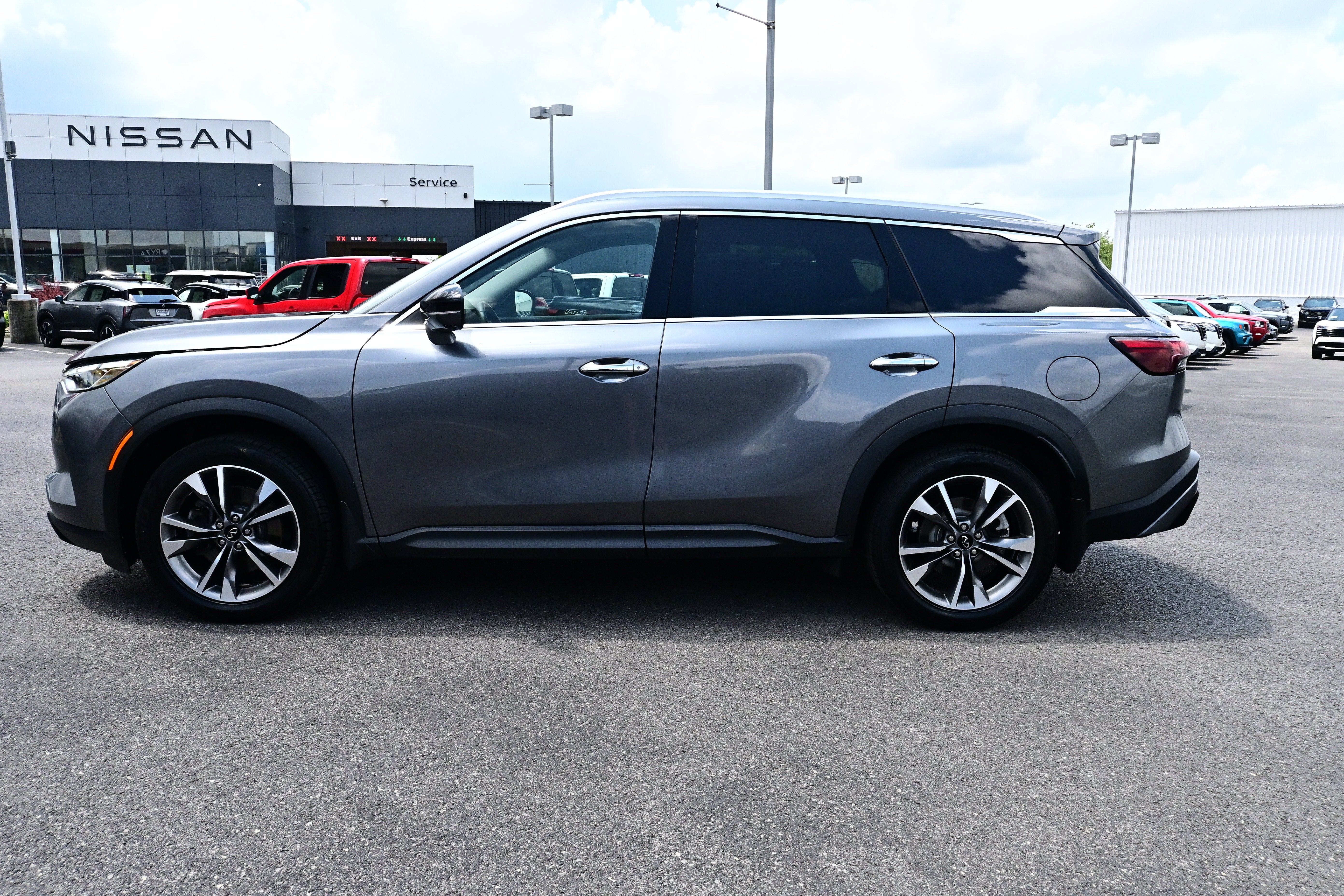2023 INFINITI QX60 LUXE