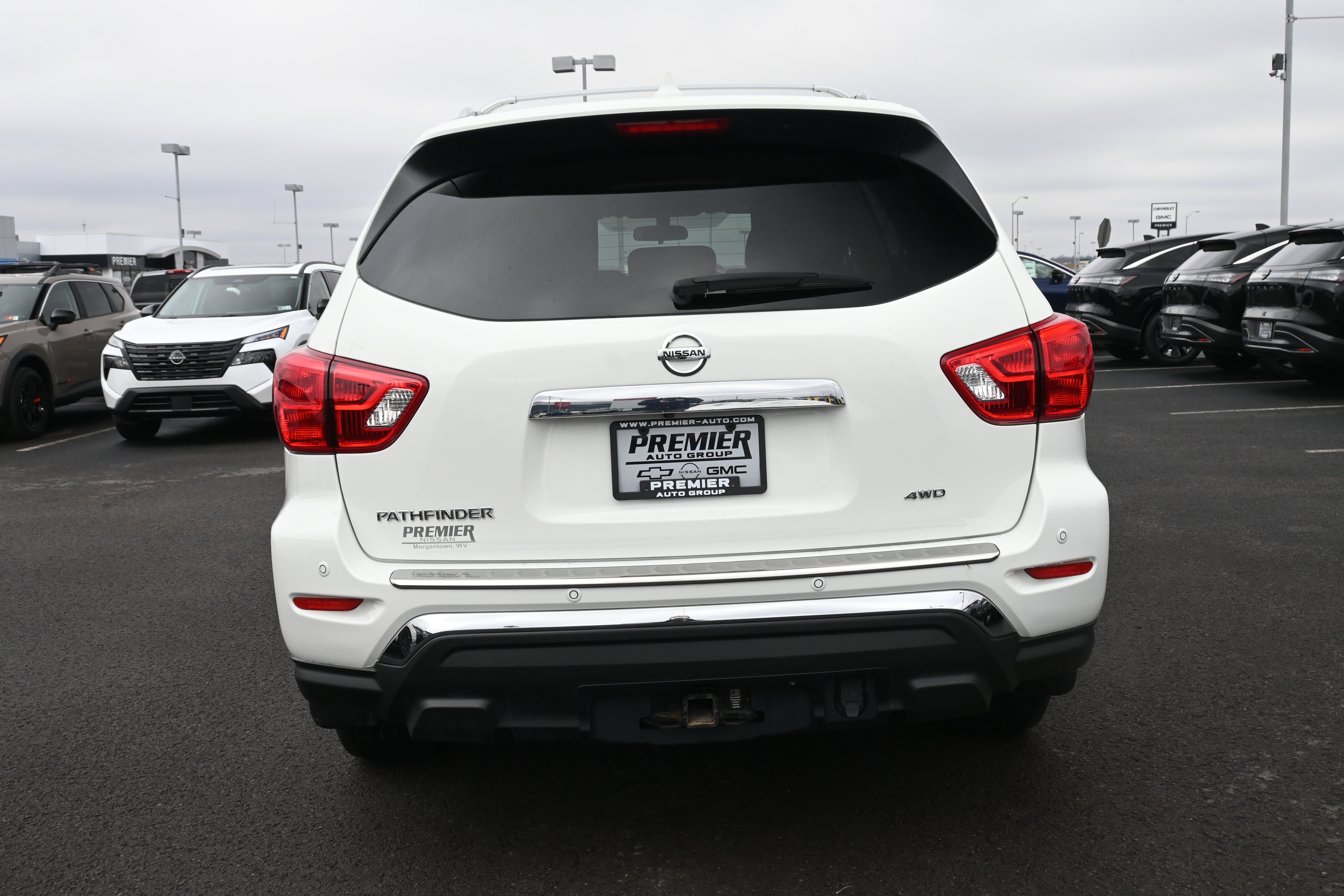 2020 Nissan Pathfinder S