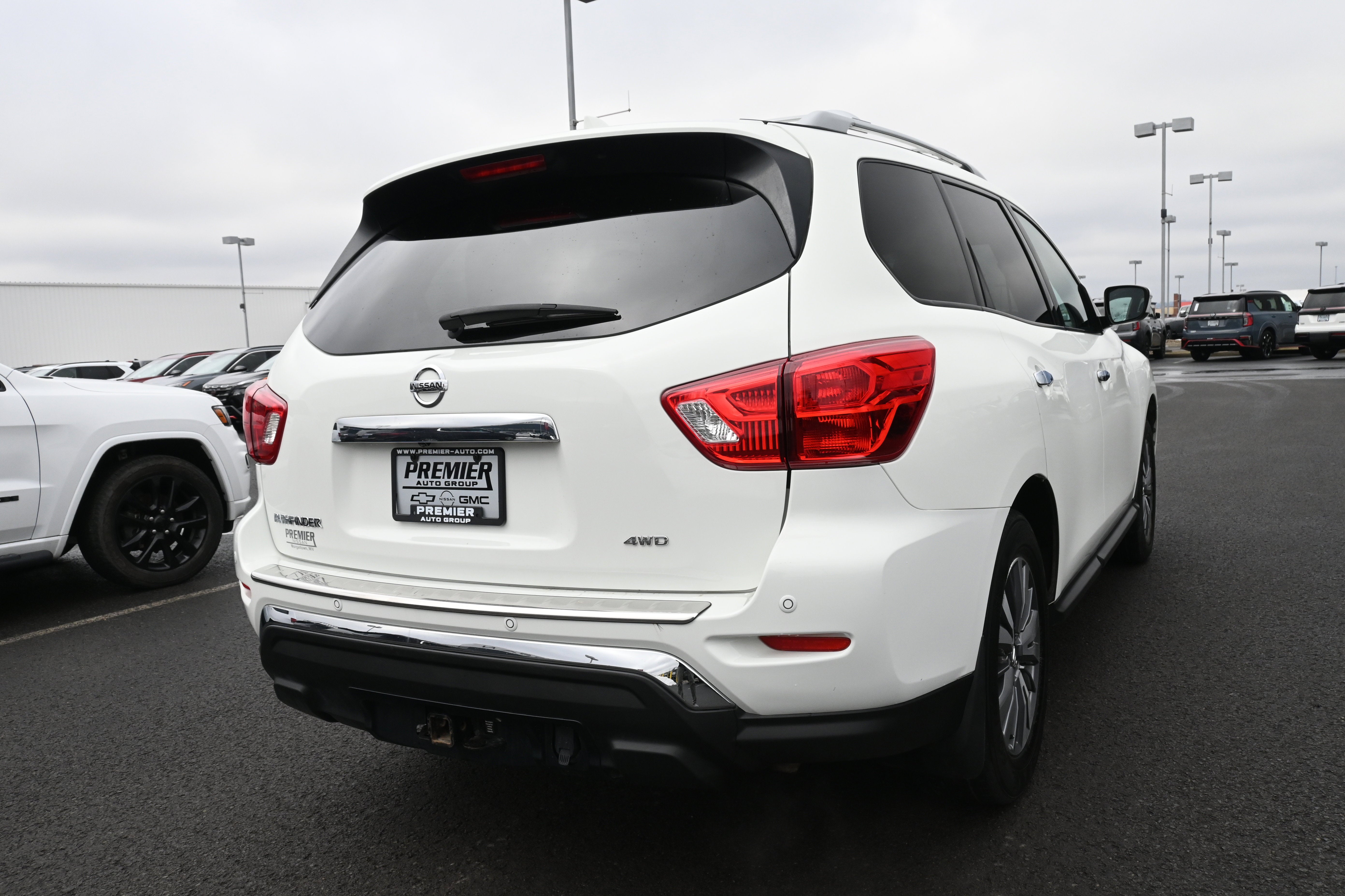 2020 Nissan Pathfinder S