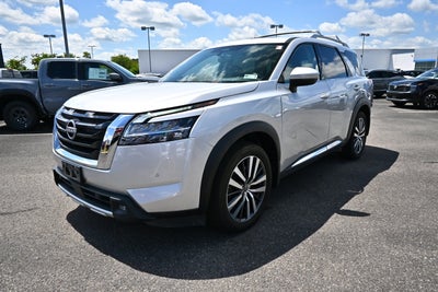 2022 Nissan Pathfinder Platinum