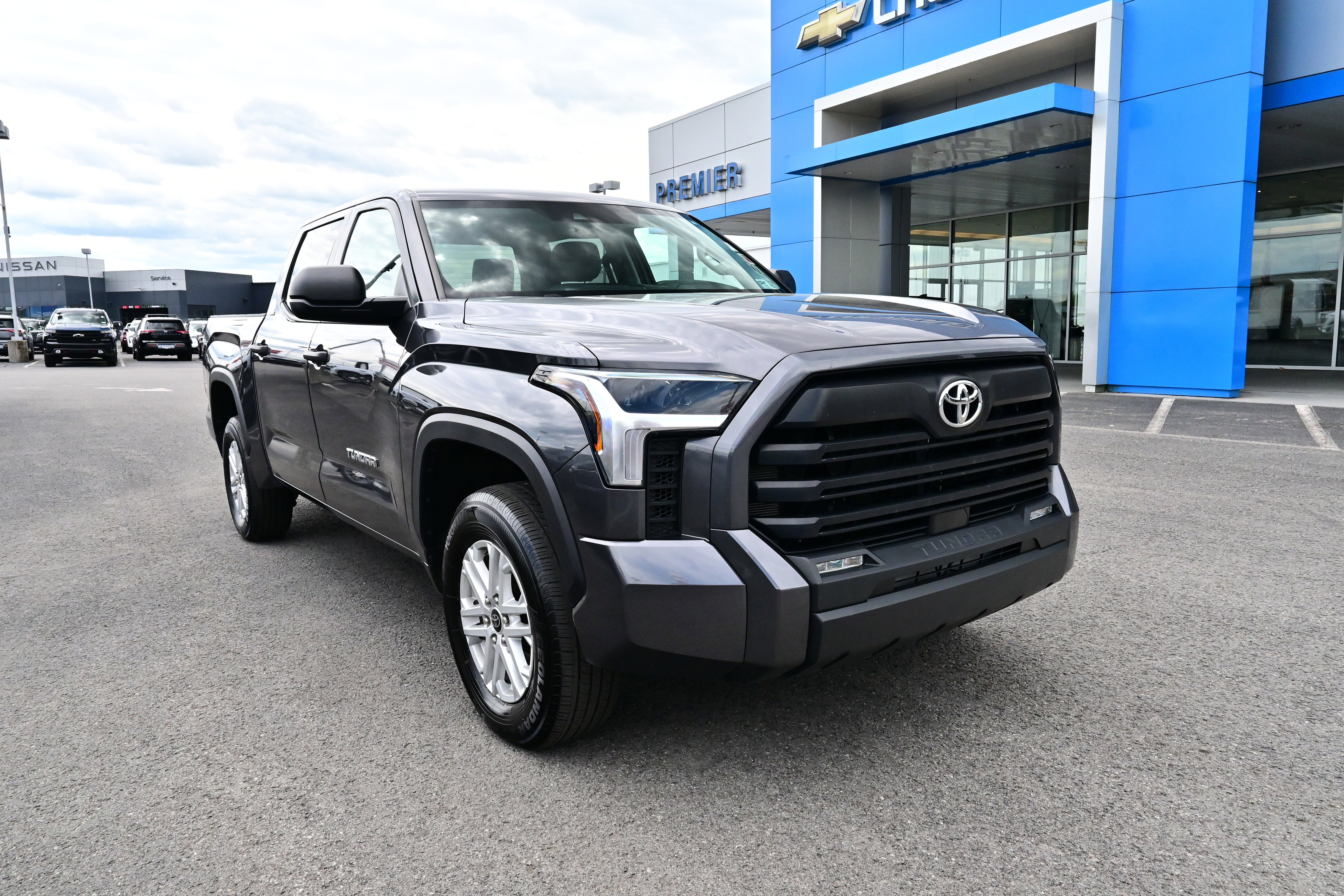 2024 Toyota Tundra 4WD SR5