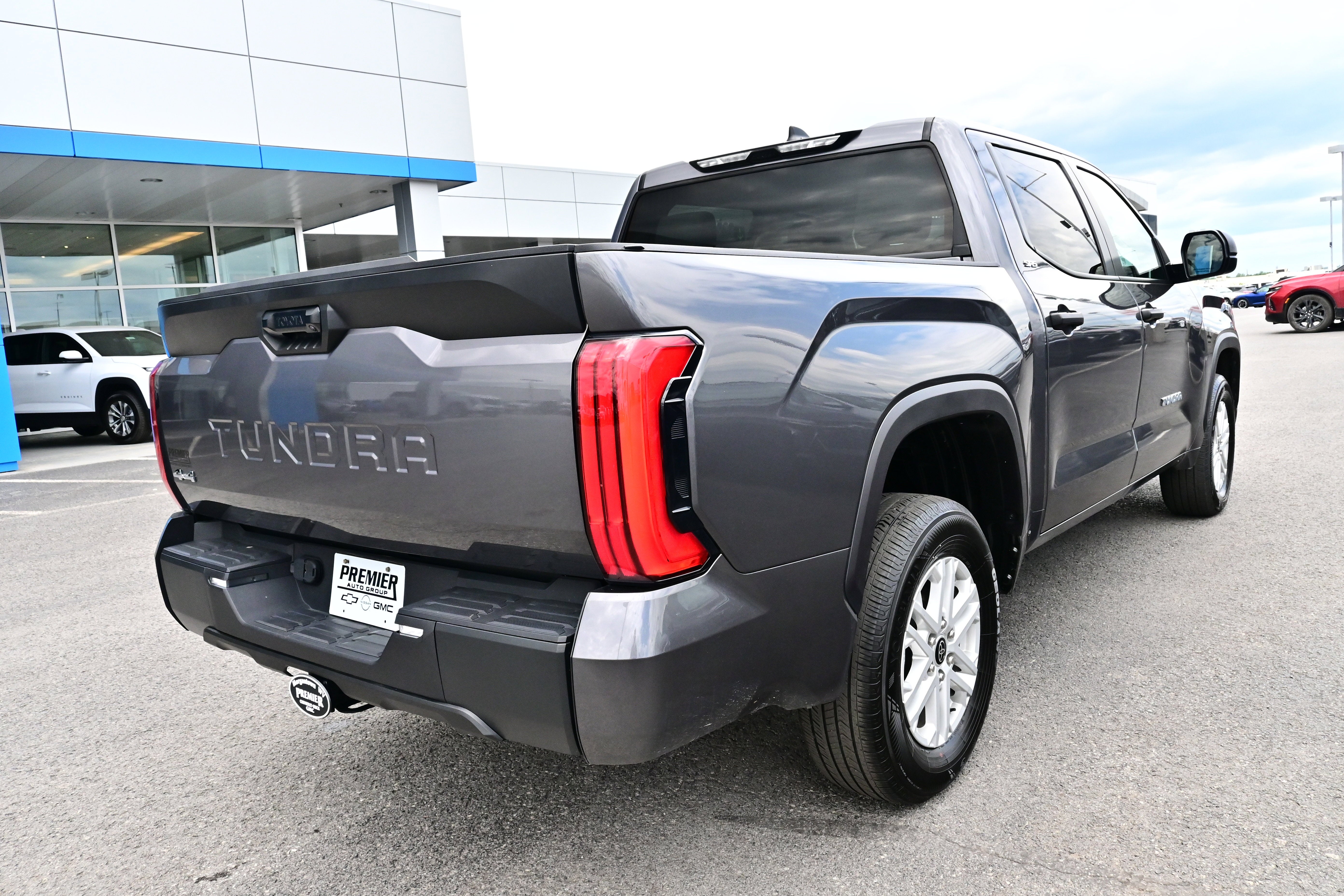 2024 Toyota Tundra 4WD SR5